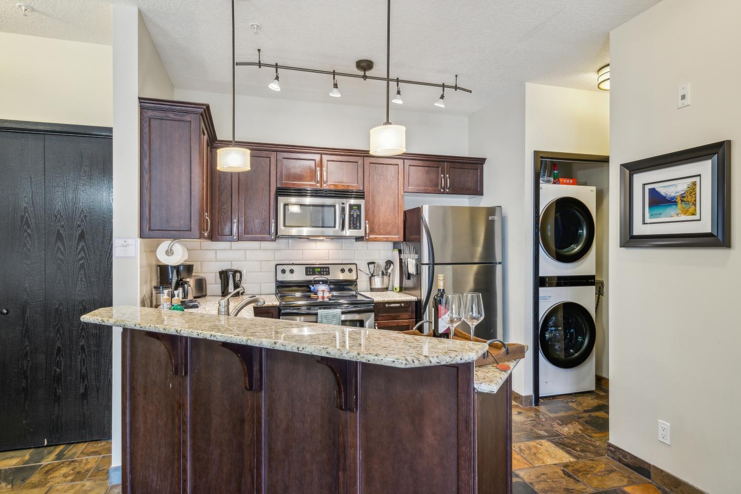 Cozy One Bedroom Condo With Indoor Pool And Hottub Canmore Buitenkant foto