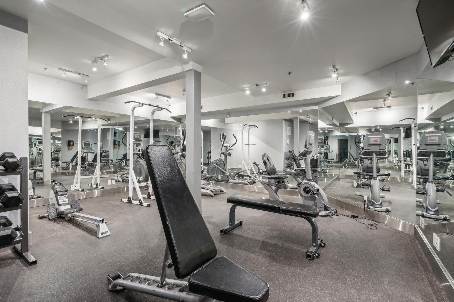 Cozy One Bedroom Condo With Indoor Pool And Hottub Canmore Buitenkant foto
